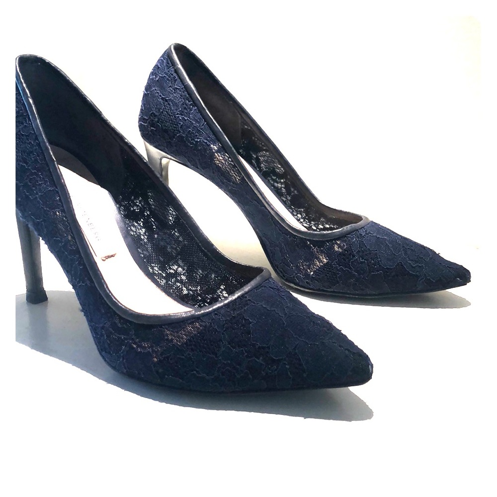 Lace shoes